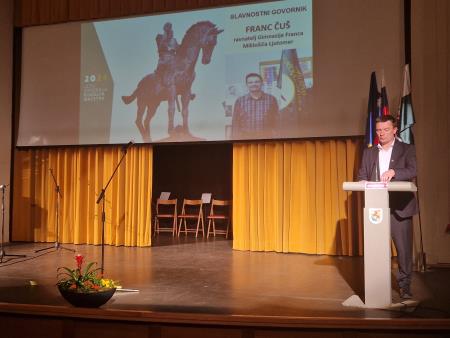 Spominska obeležja pripovedujejo (3)